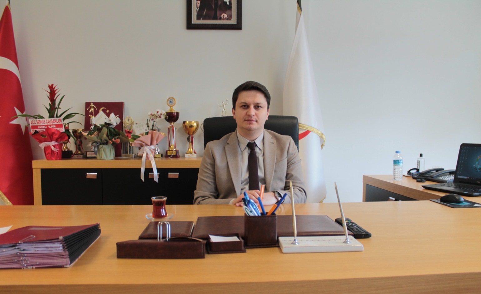 Hastane Ba?hekimli?ine Uzm. Dr. Erhan K?n?k atand?