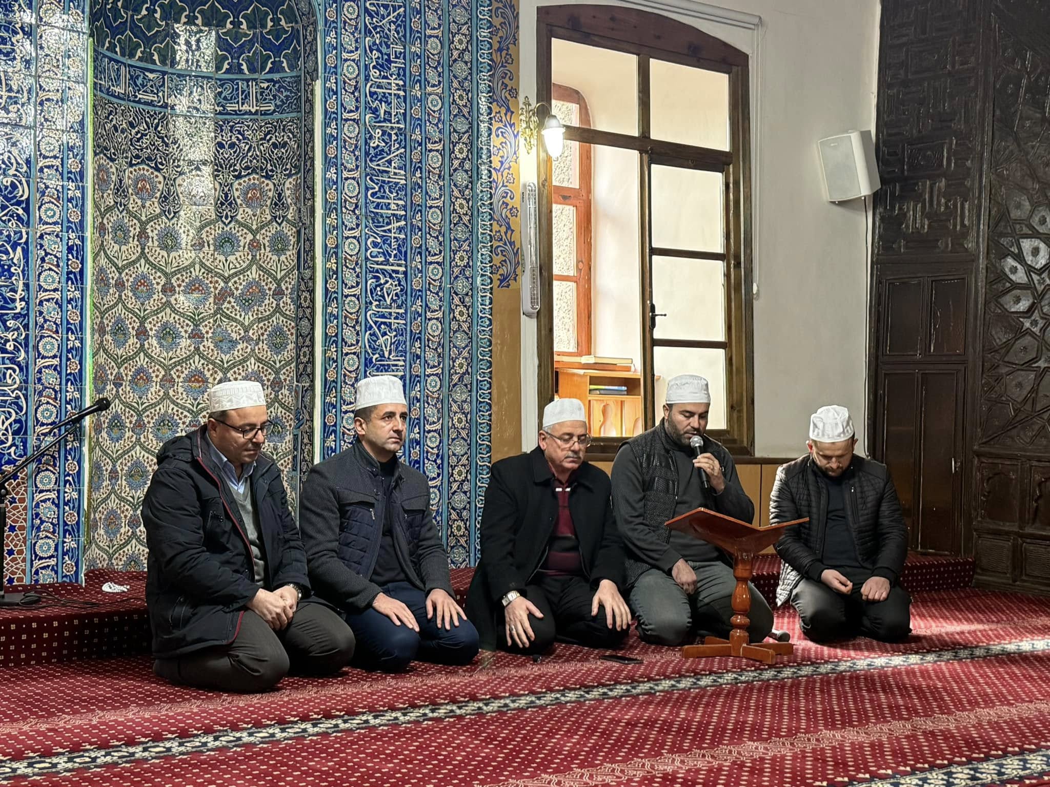 Depremde hayat?n? kaybedenler i�in dua program? d�zenlendi