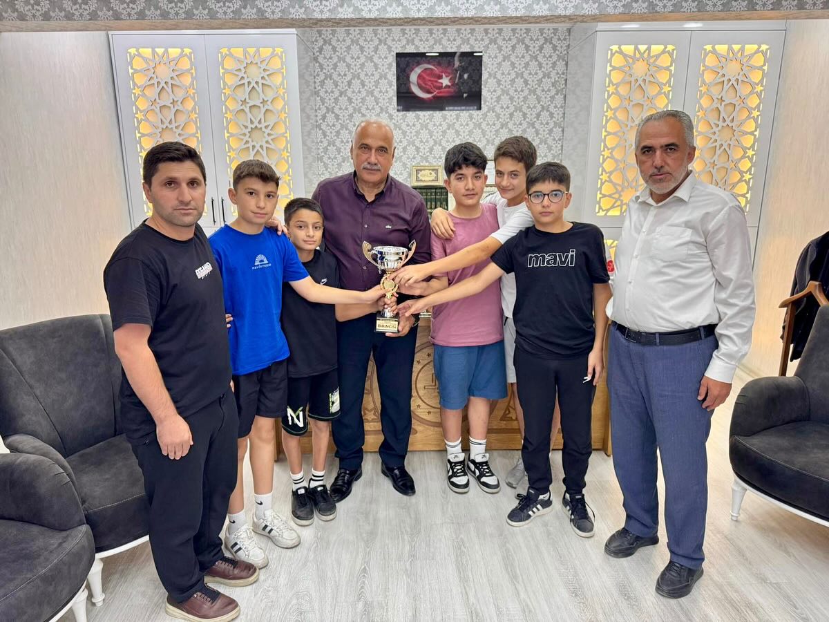  Başkan Çizikci, Yaz Kur'an Kursu'nda dereceye giren öğrencileri ödüllendirdi