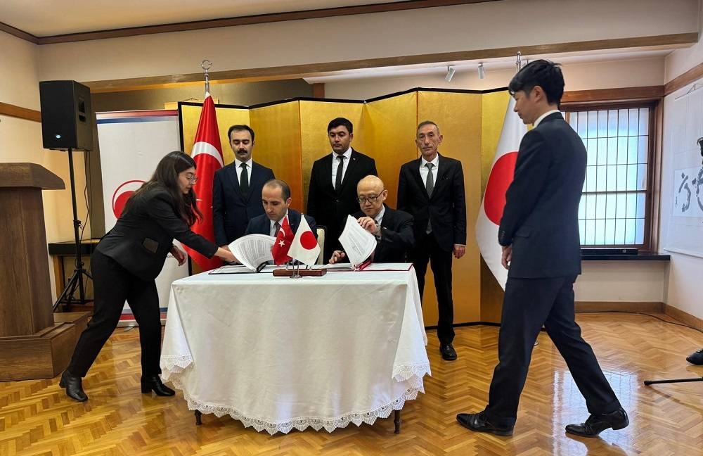 Ya?l? ve Engelli Bireyler ?�in Ta??ma Arac? Temini Projesi s�zle?mesi imzaland?