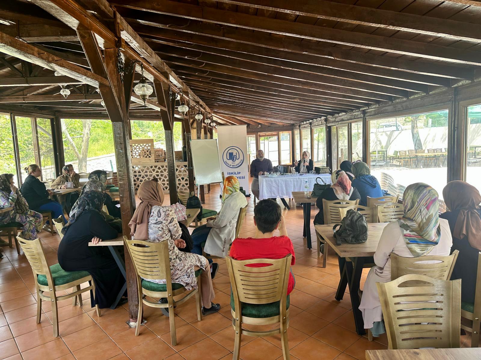 Kad?nlara �zel sa?l?k ve bilin�lendirme etkinli?i d�zenledi