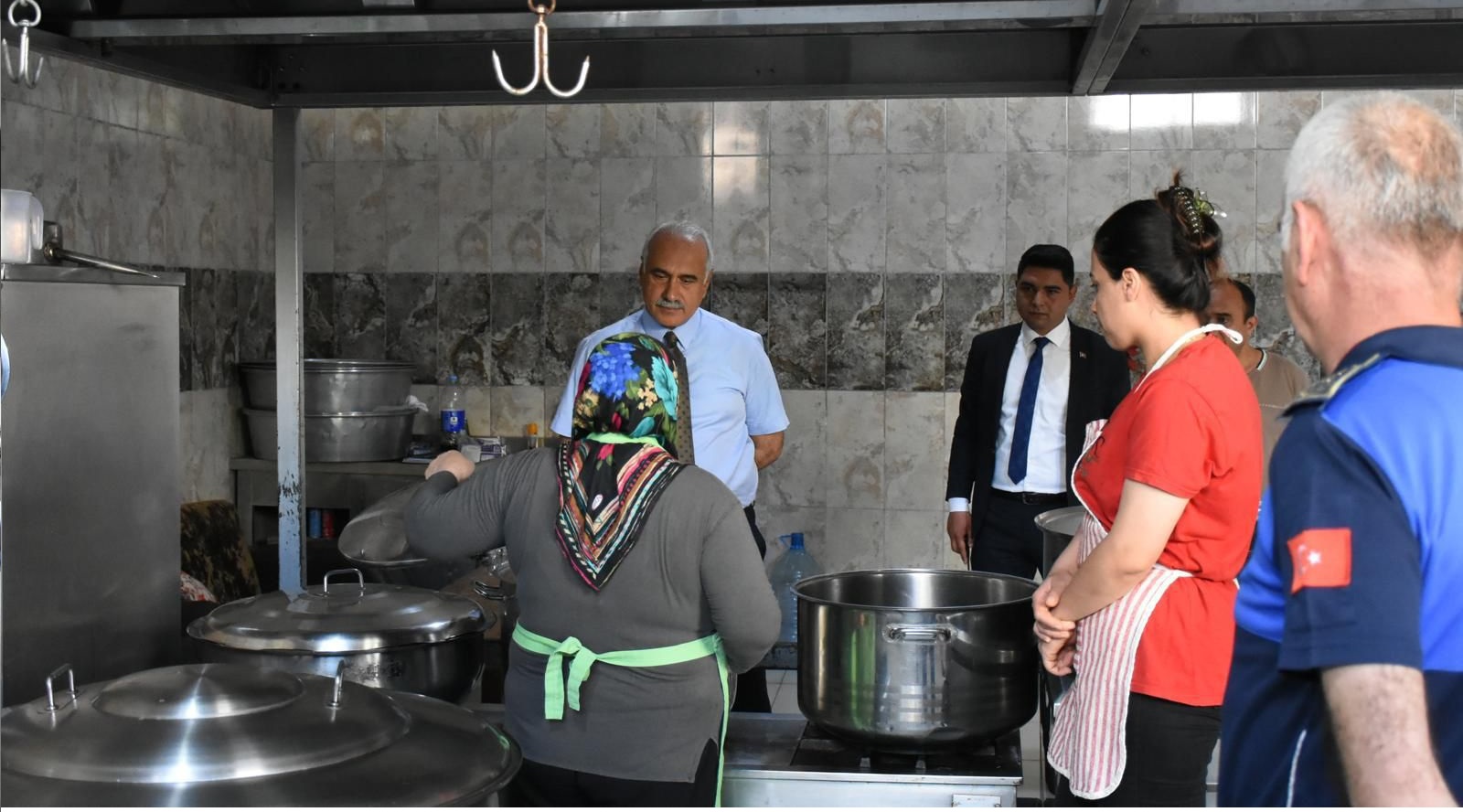 Ba?kan �izikci'den A?evine DEstek �a?r?s?