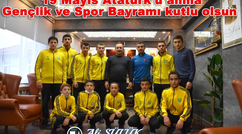 BAŞKAN SÜLÜK ATATÜRK’Ü ANMA, GENÇLİK VE SPOR BAYRAMINI KUTLADI 