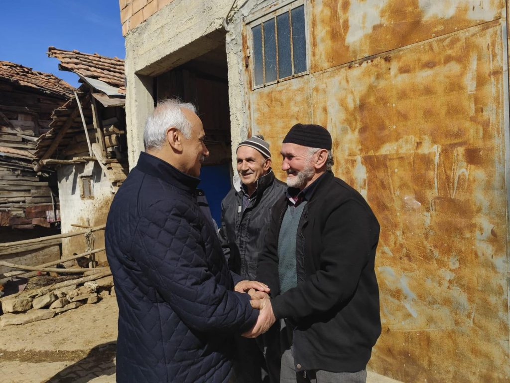 Aşağıseyhler köyü’nde çıkan yangın söndürüldü