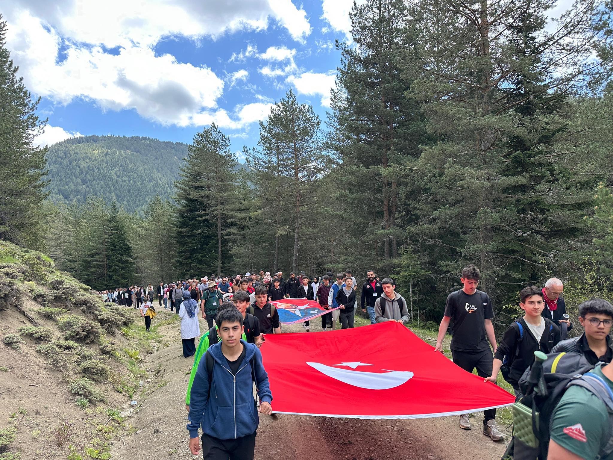 YALAK YAYLASI'NDA GEN�L?K HAFTASI ?ENL???