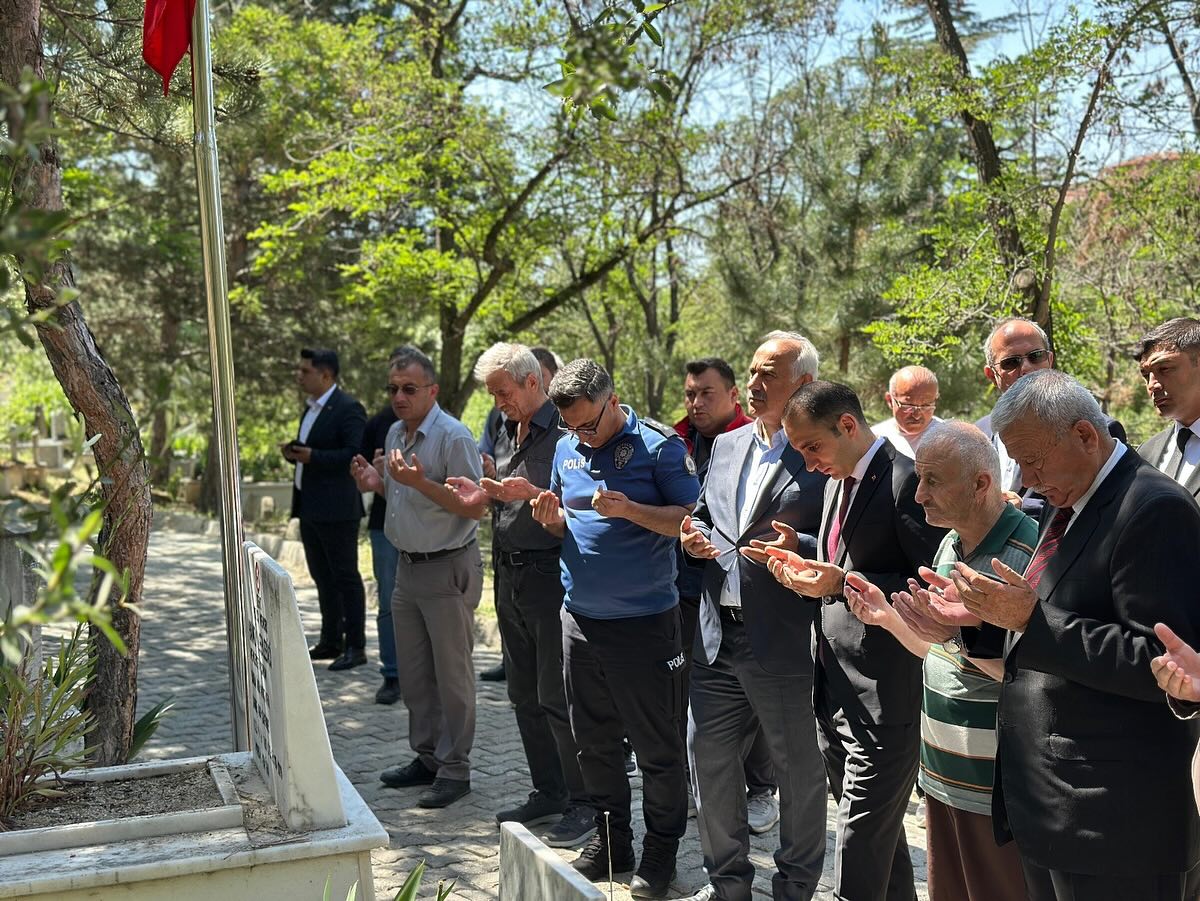 ?ehit Kabirleri Ziyaret Edildi