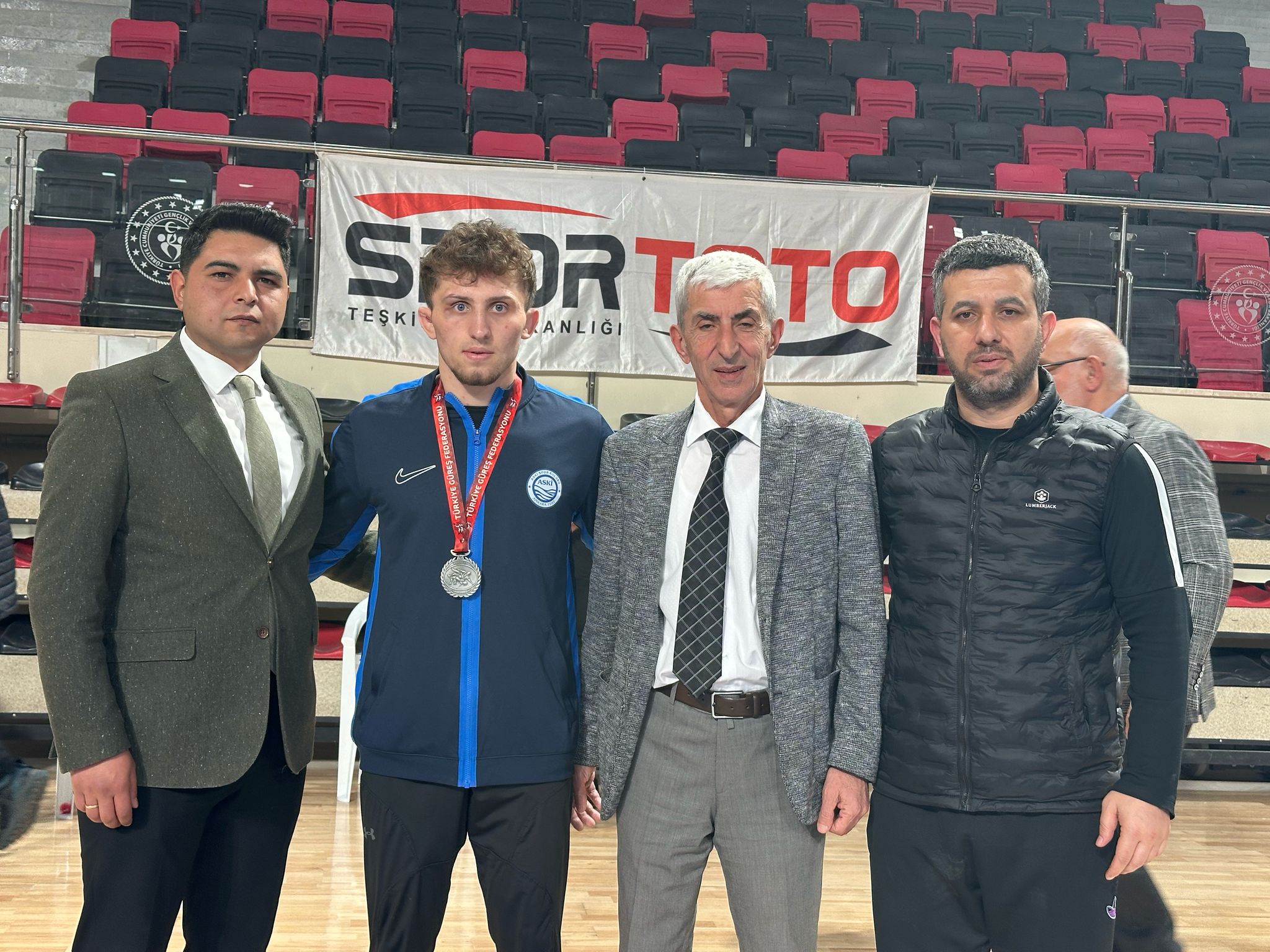 FERHAT Y???T T�RK?YE ?K?NC?S?