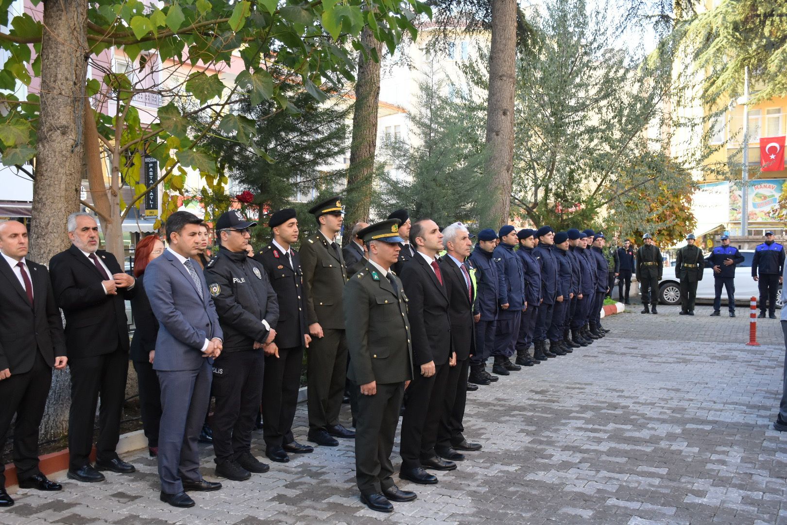 Büyük Önder Atatürk sevgi, saygı ve minnetle anıldı