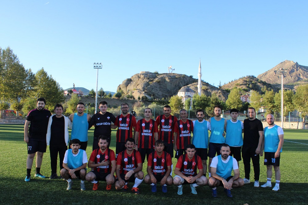 Kurum ve mahalleler arası futbol turnuvası başladı