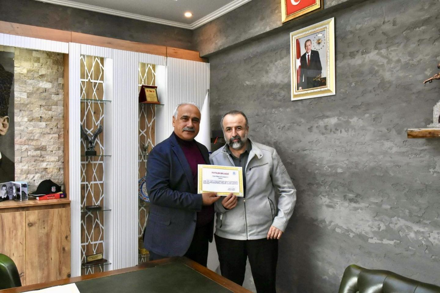 Ba?kan �izikci�den foto?raf yar??mas?na kat?lanlara te?ekk�r belgesi