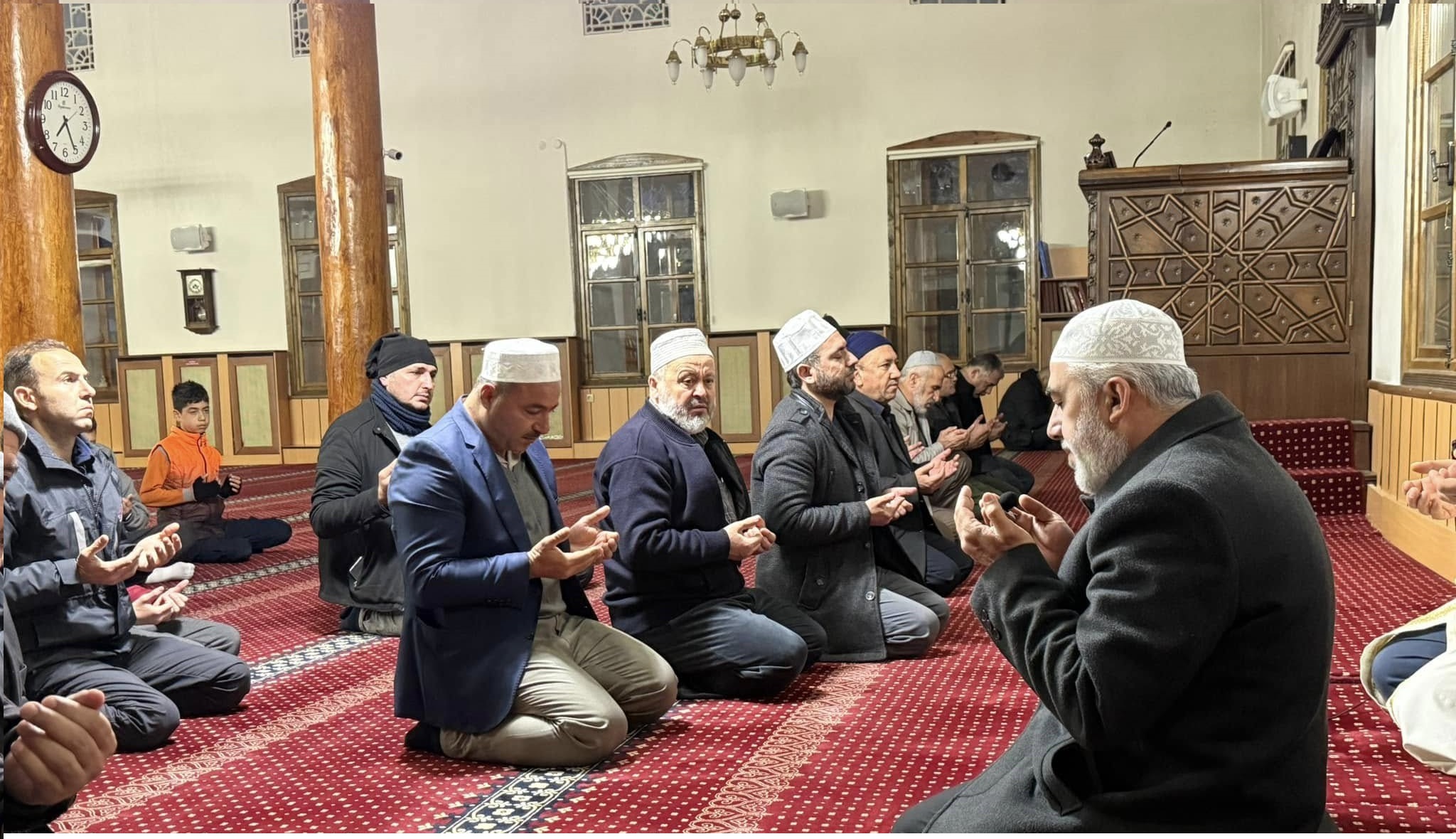 Her Cuma sabahı bir camide ailecek buluşma programı başladı