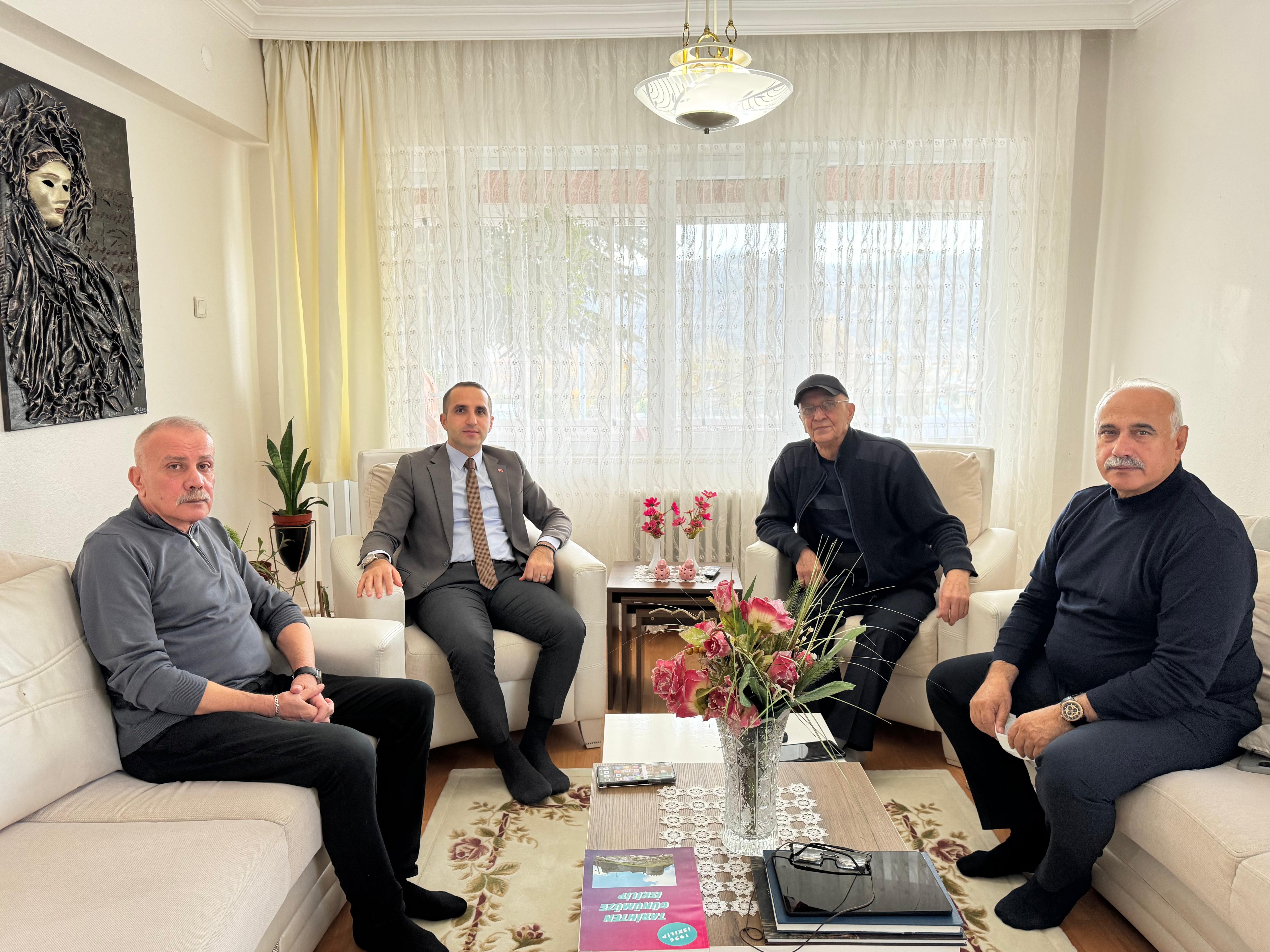 Kaymakam Polat ve Başkan Çizikci’den Tarihçi Nurettin Tanay’a ‘geçmiş olsun’ ziyareti