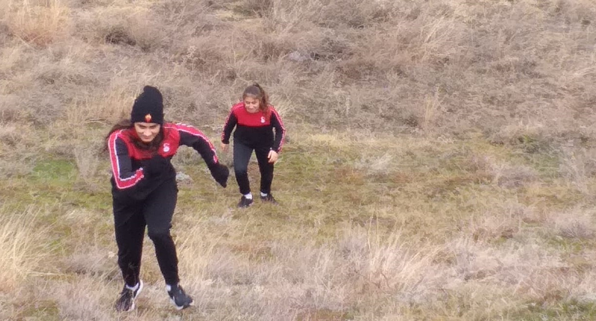 Özmez kardeşler yeni başarılara birlikte hazırlanıyor