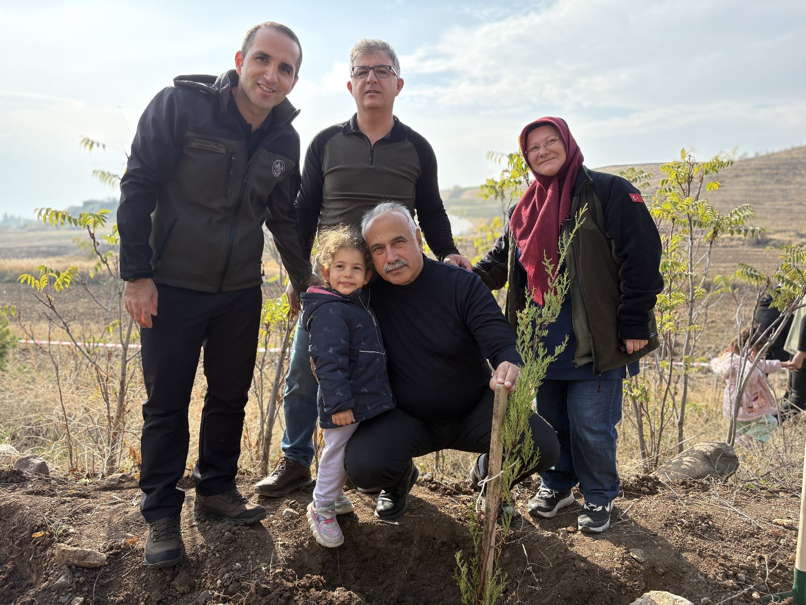 200 Fidan toprakla buluşturuldu